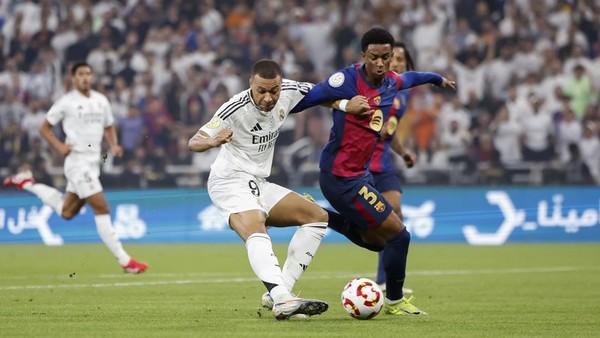 Jelang El Clasico, Real Madrid Unggul 4 Poin dari Barcelona